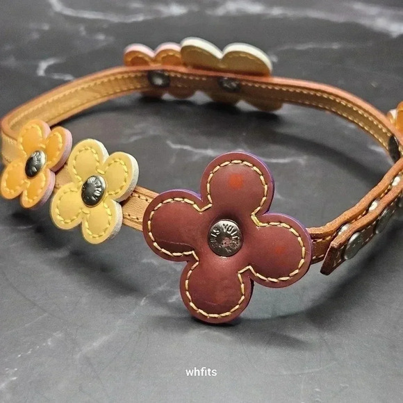 Louis Vuitton Vernis Lexington Flower Choker Necklace - Picture 3 of 4